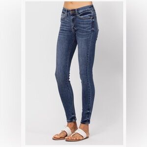 Judy Blue classic mid rise skinny jeans Size 15/32